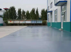 武清彩色路面喷涂翻新的材料对冬季